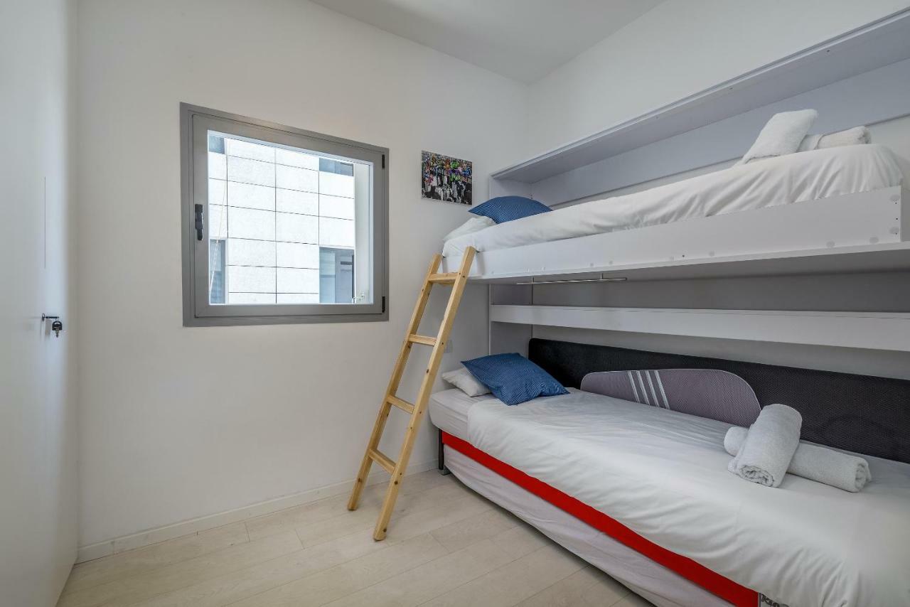 Beautiful Sunny 3 Bedrooms In Font Of The Beach Tel Aviv-Jaffa Exterior foto
