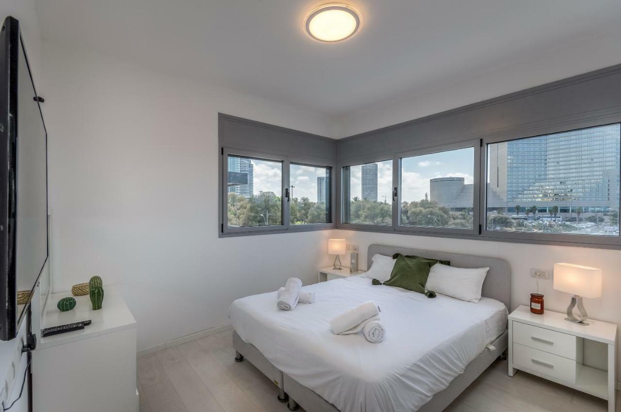 Beautiful Sunny 3 Bedrooms In Font Of The Beach Tel Aviv-Jaffa Exterior foto