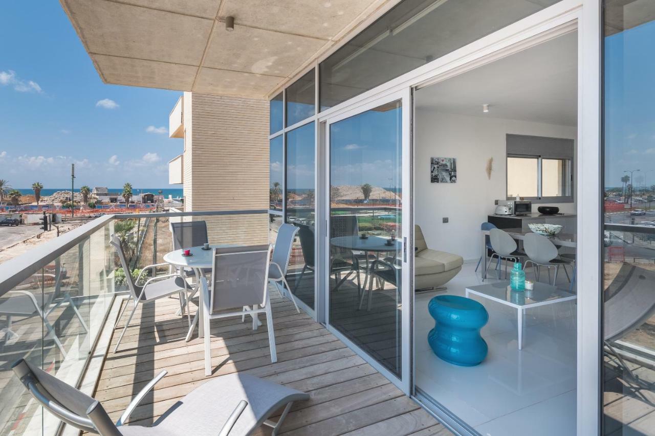 Beautiful Sunny 3 Bedrooms In Font Of The Beach Tel Aviv-Jaffa Exterior foto